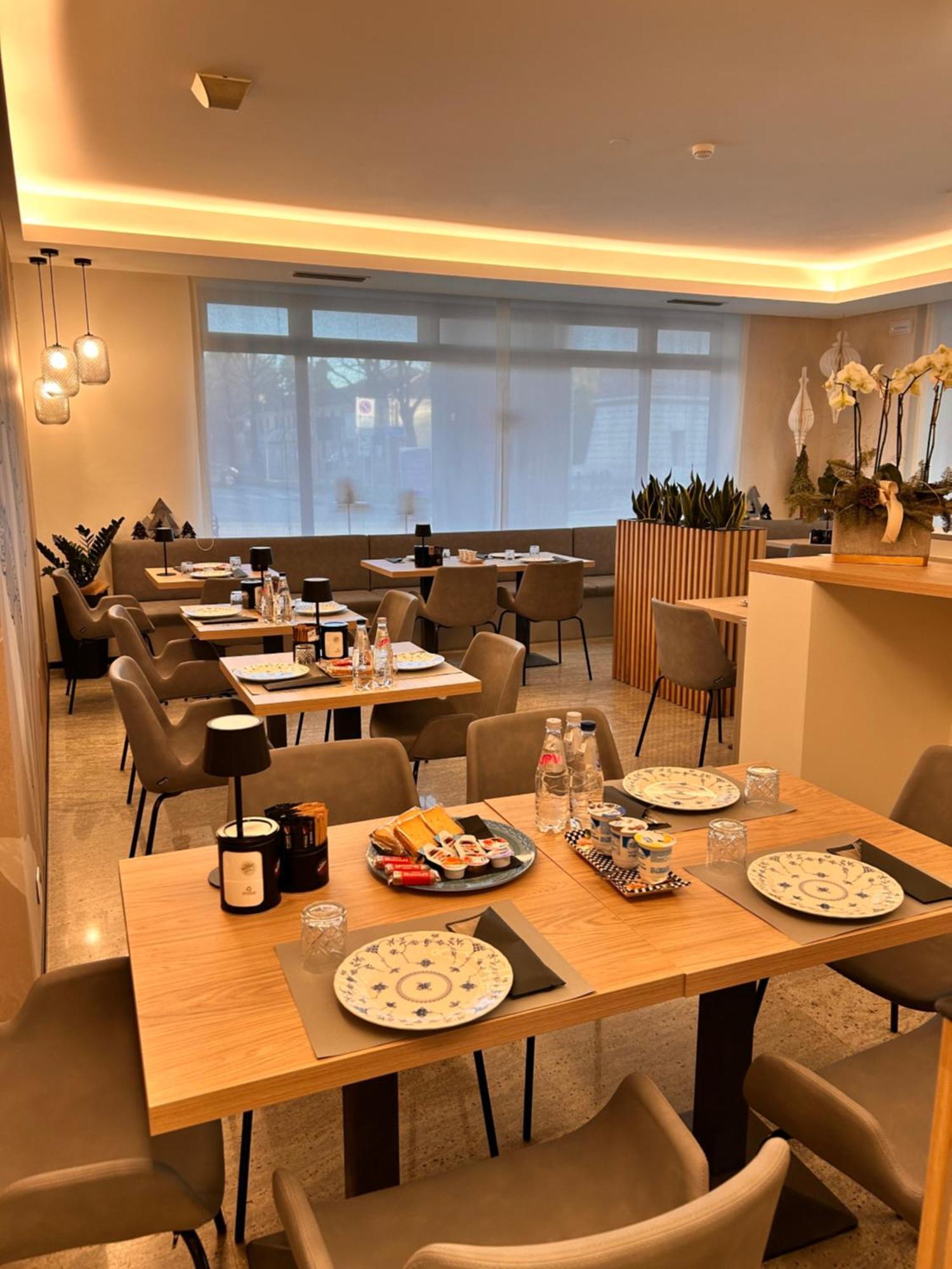 Hotel Centrale Resana Екстериор снимка